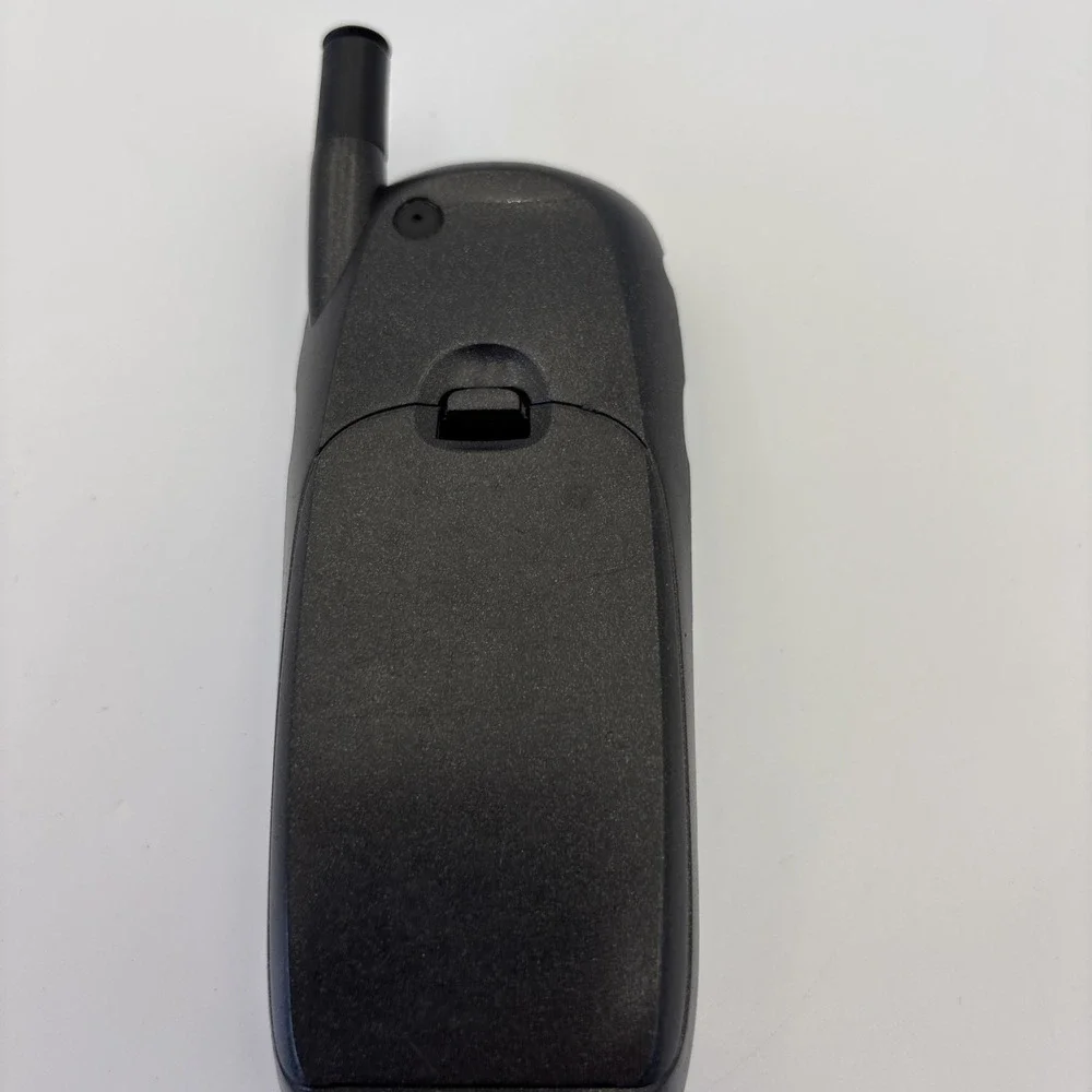 Kyocera 2325  - Verizon Cell Phone Silver Vintage Collector Phone - Not Battery